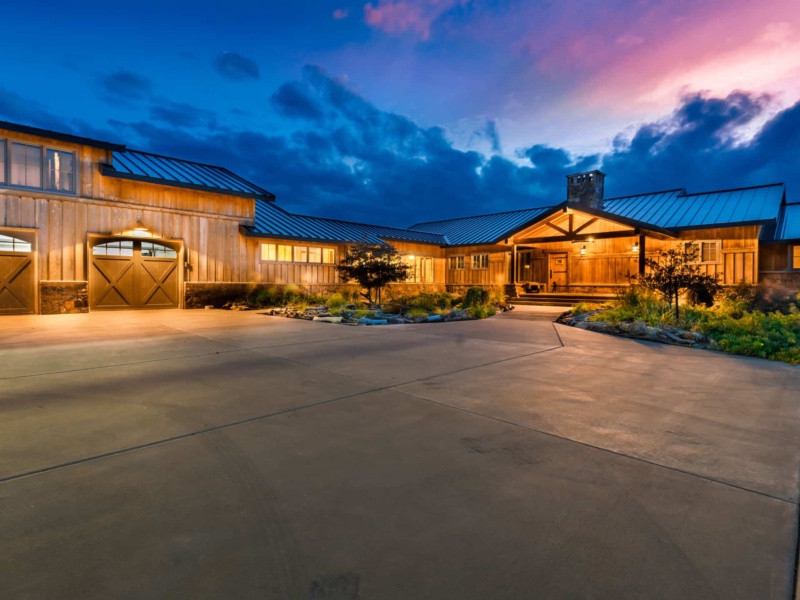 Barndominium Design: Where Work and Play Flow