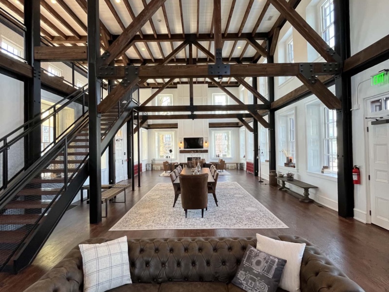 Stylish Barndominiums: Combining Rustic Charm and Modern Amenities